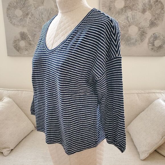 Madewell V-Neck Bubble-Sleeve Sweatshirt - Picture 6 of 13